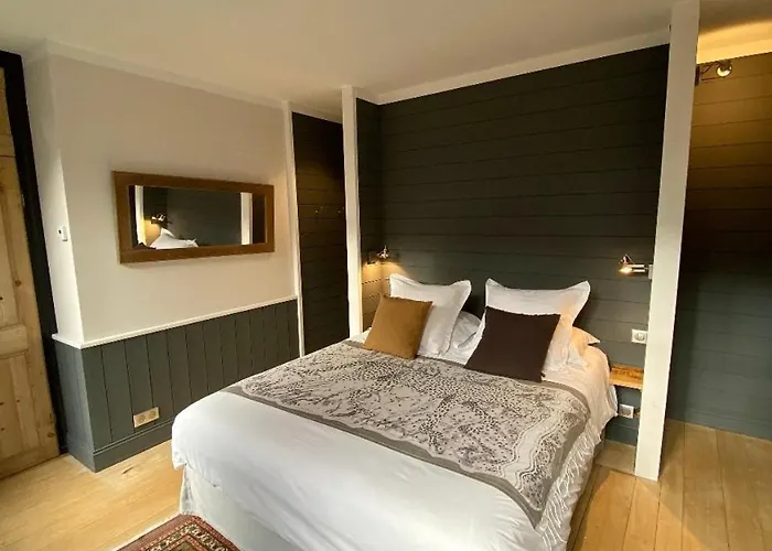 Cote Baie Bed & Breakfast 3*